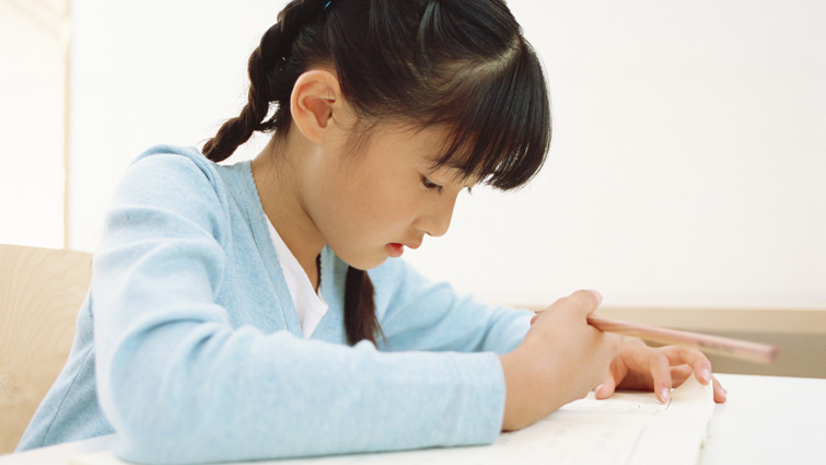 孩子寫功課總是拖拖拉拉,沒按時寫完怎麼辦? 孩子寫功課總是拖拖拉拉,沒按時寫完怎麼辦?