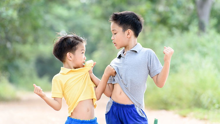 孩子與手足起衝突時,該怎麼辦? 孩子與手足起衝突時,該怎麼辦?